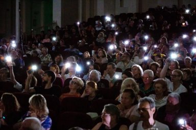 Выступление Валерия Стронского и оркестра в Новороссийске прошло в условиях отключения света